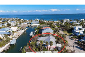 607 BARONET LANE, HOLMES BEACH, FL 34217 Sold 04/04/25