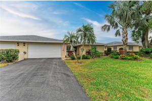 7061 COUNTRY CLUB DRIVE, SARASOTA, FL 34243 Sold 03/17/25