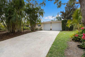 326 LAKE DRIVE, SARASOTA, FL 34232 Sold 04/30/25