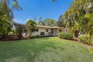 326 LAKE DRIVE, SARASOTA, FL 34232 Sold 04/30/25