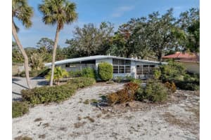 204 GULF DRIVE, VENICE, FL 34285 Sold 04/23/25
