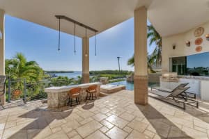 7064 HAWKS HARBOR CIRCLE, BRADENTON, FL 34207 Sold 05/27/25