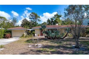 1555 FLOWER DRIVE, SARASOTA, FL 34239 - MLS#MFRA4640341