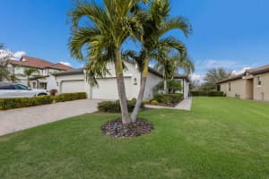 11815 BLUEBIRD PLACE, LAKEWOOD RANCH, FL 34211 Sold 04/30/25