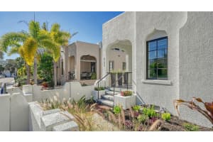 422 BURNS COURT, SARASOTA, FL 34236 Sold 06/30/25