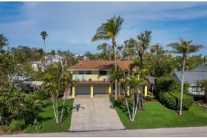 691 Linley St, LONGBOAT KEY