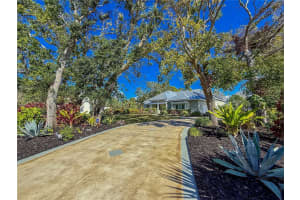 8102 DESOTO MEMORIAL HIGHWAY, BRADENTON, FL 34209 Sold 04/21/25
