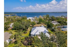 8102 DESOTO MEMORIAL HIGHWAY, BRADENTON, FL 34209 Sold 04/21/25