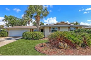 2472 BREAKWATER CIRCLE, SARASOTA, FL 34231 Sold 04/08/25