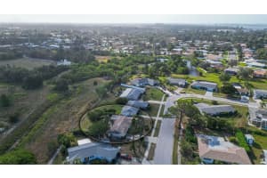 2472 BREAKWATER CIRCLE, SARASOTA, FL 34231 Sold 04/08/25