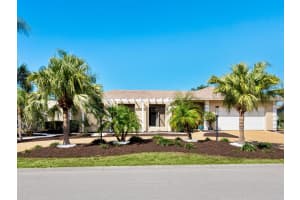 2118 TANGLEWOOD DRIVE, SARASOTA, FL 34239 Sold 04/17/25