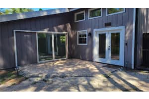 2433 BURLINGTON LANE, SARASOTA, FL 34231 - MLS#MFRA4640718