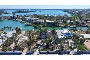 732 Siesta Dr, SARASOTA