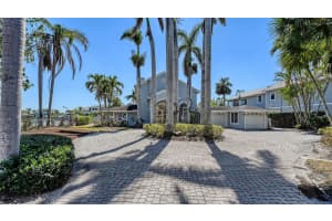732 SIESTA DRIVE, SARASOTA, FL 34242 - MLS#MFRA4640849