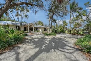 1188 TAHITI PARKWAY, SARASOTA, FL 34236 Sold 05/08/25