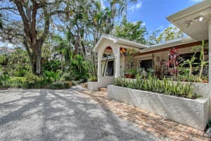 1188 TAHITI PARKWAY, SARASOTA, FL 34236 Sold 05/08/25