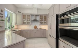 6114 MISTY OAKS STREET, SARASOTA, FL 34243 - MLS#MFRA4640886