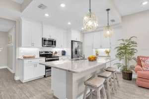 383 ARUBA CIRCLE, BRADENTON, FL 34209 - MLS#MFRA4641043