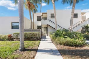 176 PINEHURST DRIVE, BRADENTON, FL 34210 Sold 04/10/25