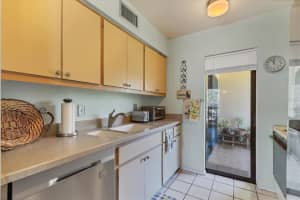 3073 WILLOW GREEN, SARASOTA, FL 34235 - MLS#MFRA4641209