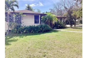 2104 DATURA STREET, SARASOTA, FL 34239 Sold 03/26/25