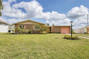 5112 ARLINGTON ROAD, PALMETTO, FL 34221 Sold 04/17/25
