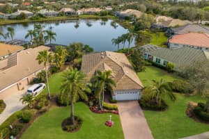 7017 LENNOX PLACE, UNIVERSITY PARK, FL 34201 Sold 06/30/25