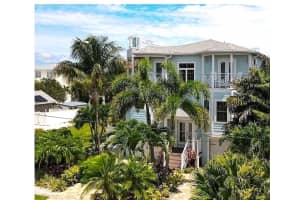 130 50th St, HOLMES BEACH