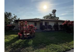 3208 Vivienda Blvd, BRADENTON