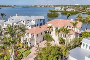 1137 N Lake Shore Dr, SARASOTA