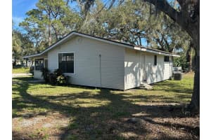 2302 33RD AVENUE DRIVE, BRADENTON, FL 34208 Sold 04/16/25