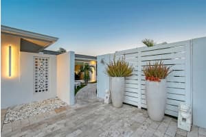 309 AVENIDA MILANO, SARASOTA, FL 34242 Sold 07/28/25