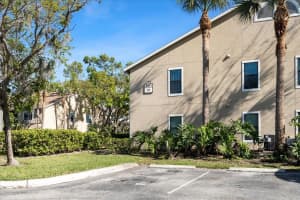 4001 CROCKERS LAKE BOULEVARD, SARASOTA, FL 34238 Sold 04/21/25