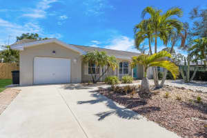 919 68TH STREET, BRADENTON, FL 34209 Sold 04/25/25