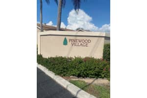 2763 Woodgate Ln #208, SARASOTA