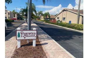 2763 WOODGATE LANE, SARASOTA, FL 34231 - MLS#MFRA4641855