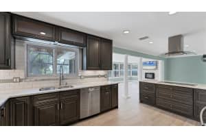 316 SCOTT AVENUE, SARASOTA, FL 34243 Sold 05/12/25
