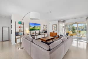 3086 PINECREST STREET, SARASOTA, FL 34239 Sold 04/30/25