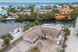 507 59th St, HOLMES BEACH