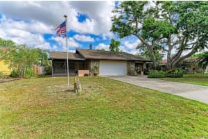 813 EXMOOR STREET, SARASOTA, FL 34243 Sold 05/16/25