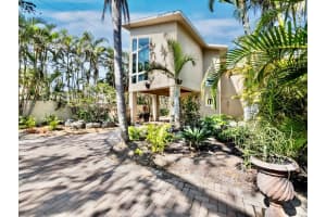 3911 ROBERTS POINT ROAD, SARASOTA, FL 34242 Sold 05/01/25