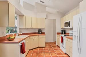 7821 GENEVA LANE, SARASOTA, FL 34243 Sold 07/31/25