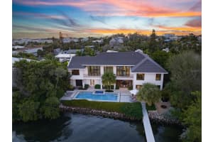 212 HAVERKOS COURT, HOLMES BEACH, FL 34217 Sold 06/30/25