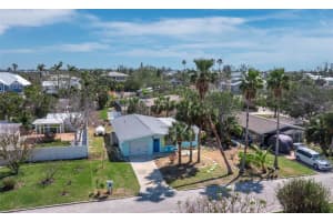 660 FOX STREET, LONGBOAT KEY, FL 34228 Sold 04/22/25