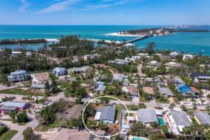 660 FOX STREET, LONGBOAT KEY, FL 34228 Sold 04/22/25