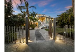 581 BROADWAY STREET, LONGBOAT KEY, FL 34228 Sold 05/09/25