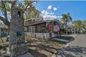 44 BRADEN CASTLE DRIVE, BRADENTON, FL 34208 Sold 03/31/25