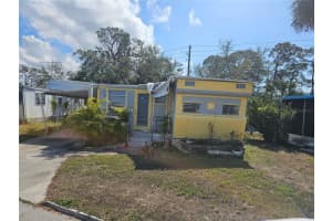 110 52ND AVENUE PLAZA, BRADENTON, FL 34207 Sold 07/18/25