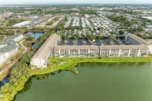 3176 LAKE BAYSHORE DRIVE, BRADENTON, FL 34205 Sold 04/10/25