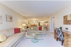 3176 LAKE BAYSHORE DRIVE, BRADENTON, FL 34205 Sold 04/10/25